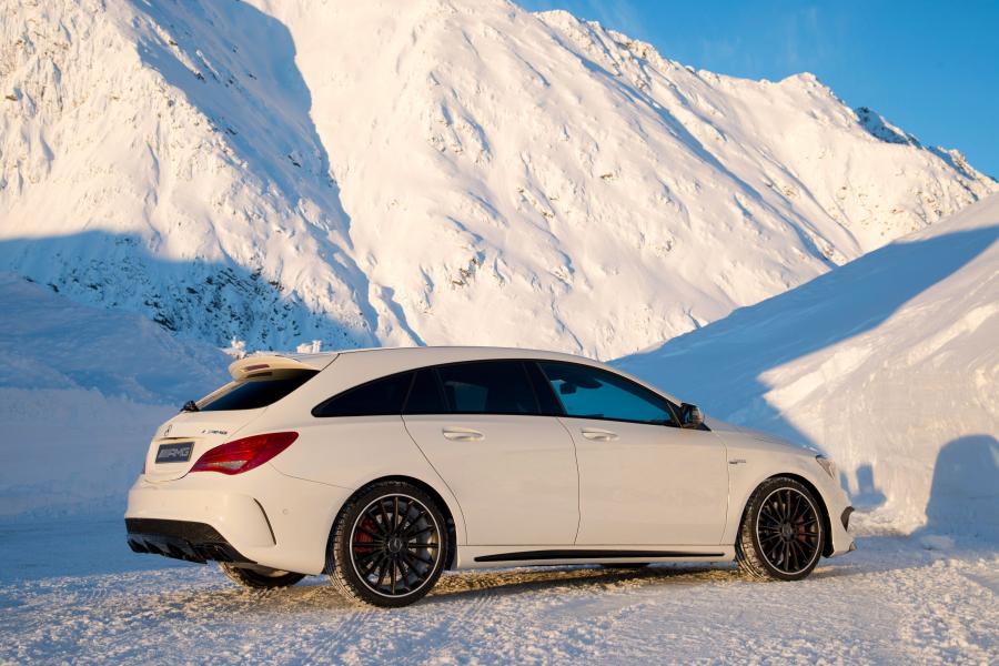  Mercedes-AMG CLA45 Shooting Brake 2015 года  (фото 25 из 32)
